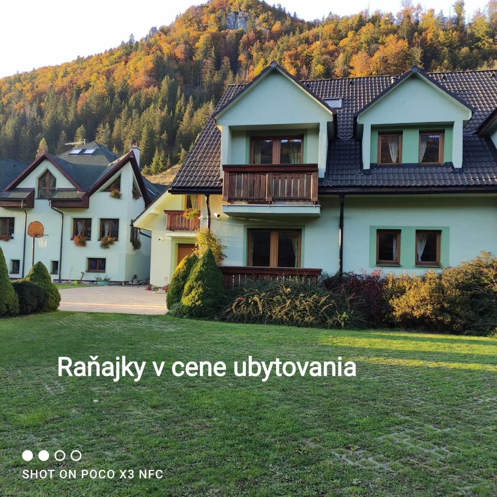 Penzion Soltis Liptovske Revuce Exteriör bild